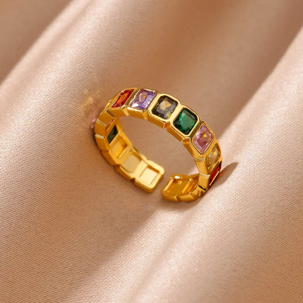 Luna’s Golden Gemstone Ring