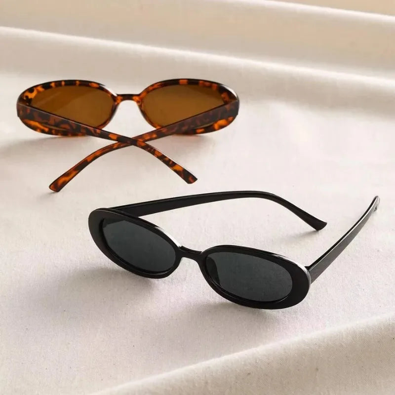 Luna’s Vintage Allure Oval Sunglasses